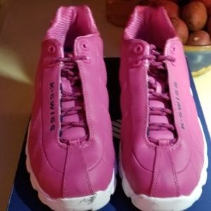 Size 10 womens hot pink swiss..brand new ..
